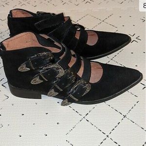NEW!  Kobe Husk Western Inspired Black Suede Buckle Booties with Silver. 37. (7)